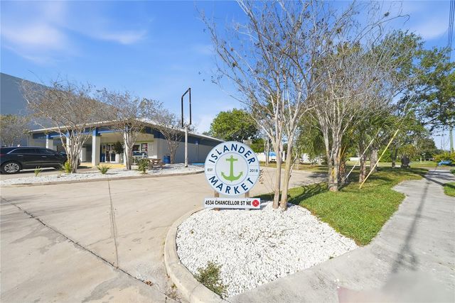 4234 DES MOINES STREET NE, St Petersburg, FL 33703