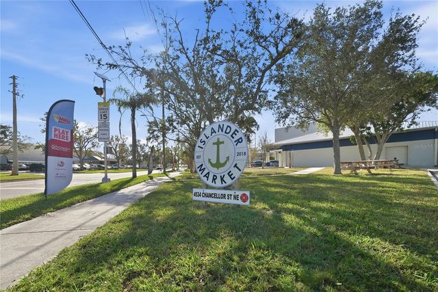 4234 DES MOINES STREET NE, St Petersburg, FL 33703