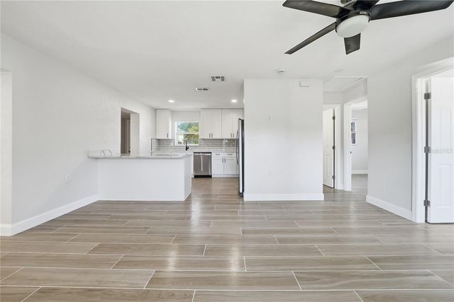 4234 DES MOINES STREET NE, St Petersburg, FL 33703