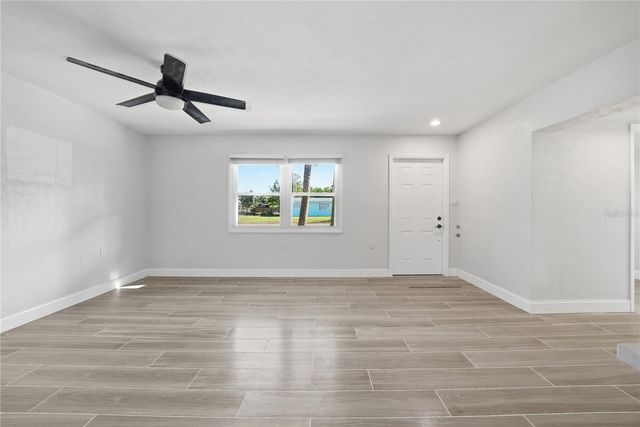 4234 DES MOINES STREET NE, St Petersburg, FL 33703