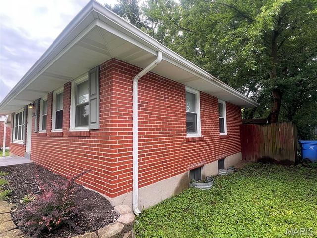 740 Crowder Drive, Florissant, MO 63031