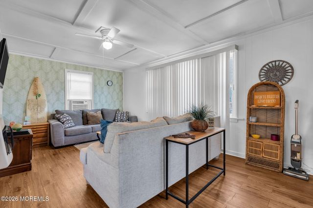 40 Frederick Place, Keansburg, NJ 07734