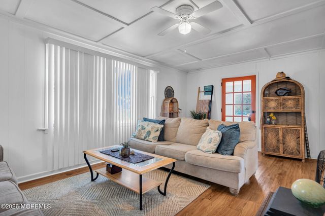 40 Frederick Place, Keansburg, NJ 07734