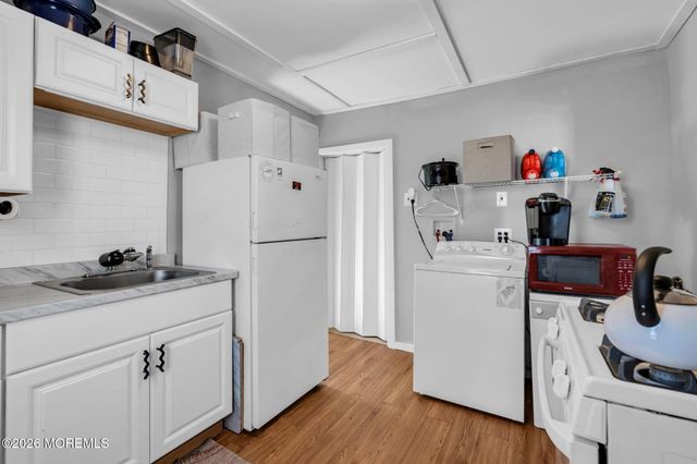 40 Frederick Place, Keansburg, NJ 07734