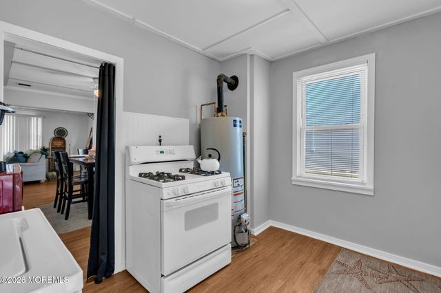 40 Frederick Place, Keansburg, NJ 07734