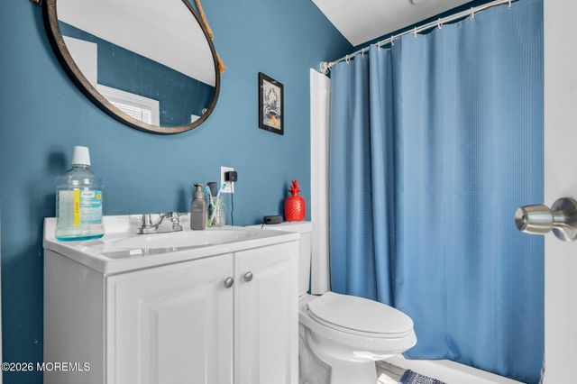 40 Frederick Place, Keansburg, NJ 07734