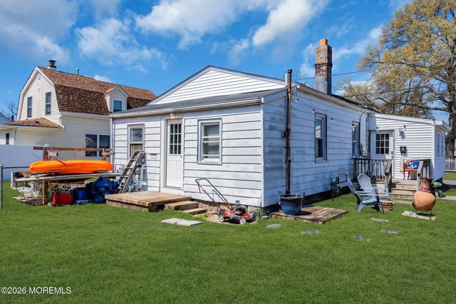 40 Frederick Place, Keansburg, NJ 07734