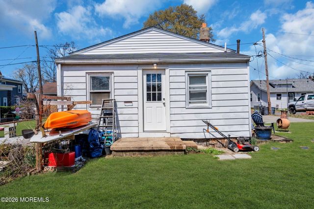 40 Frederick Place, Keansburg, NJ 07734