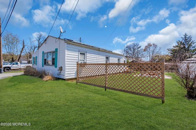 40 Frederick Place, Keansburg, NJ 07734