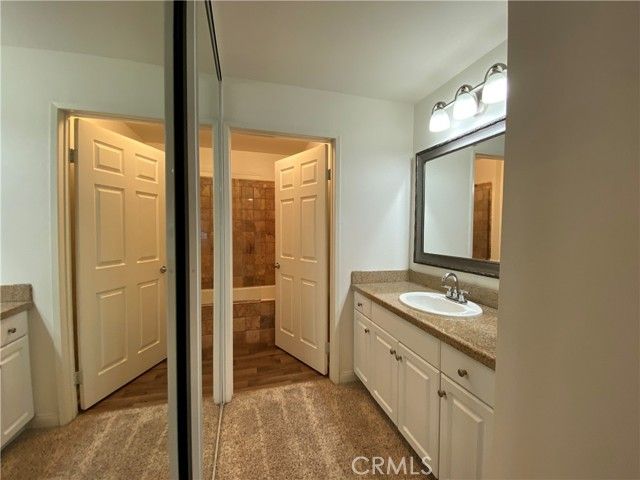 5515 Canoga Avenue 231, Woodland Hills (los Angeles), CA 91367