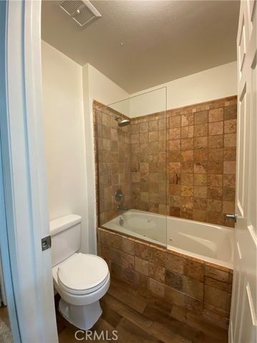 5515 Canoga Avenue 231, Woodland Hills (los Angeles), CA 91367