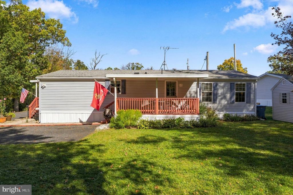 3015 WALNUT LN, TELFORD, PA 18969 — exterior