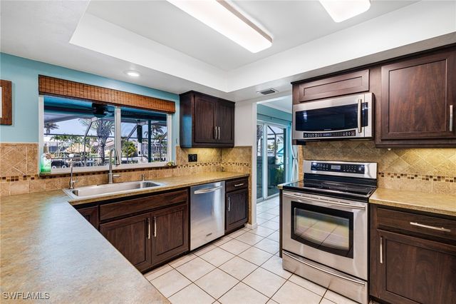 1709 SE 44th ST, Cape Coral, FL 33904