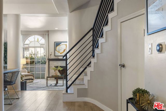 5848 W Olympic Boulevard 102, Los Angeles, CA 90036