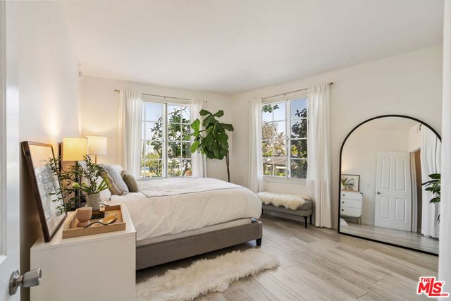 5848 W Olympic Boulevard 102, Los Angeles, CA 90036