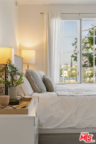 5848 W Olympic Boulevard 102, Los Angeles, CA 90036