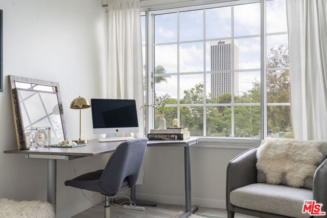 5848 W Olympic Boulevard 102, Los Angeles, CA 90036