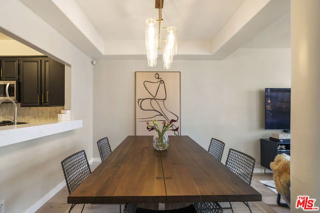 5848 W Olympic Boulevard 102, Los Angeles, CA 90036