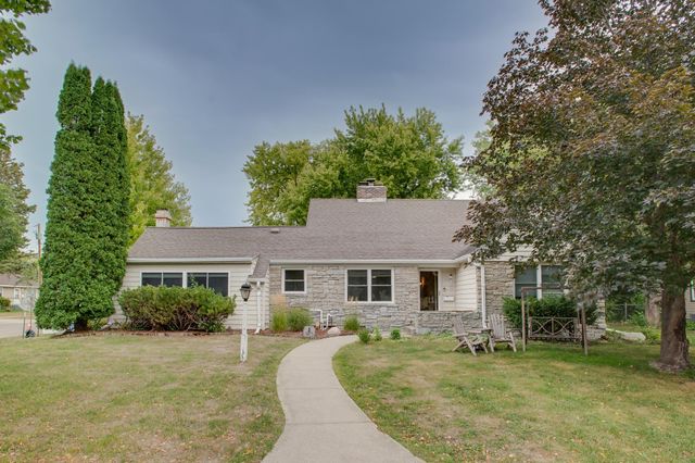 1100 13th Street S, Moorhead, MN 56560