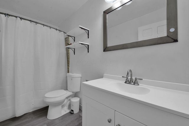 6992 Roundelay Road S, Reynoldsburg, OH 43068