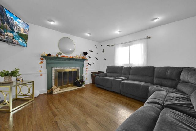 6992 Roundelay Road S, Reynoldsburg, OH 43068