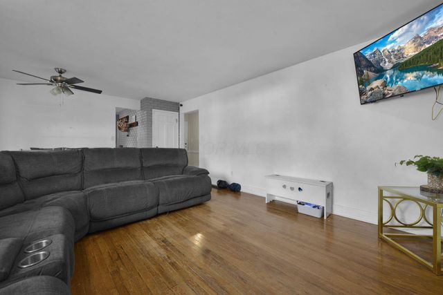 6992 Roundelay Road S, Reynoldsburg, OH 43068