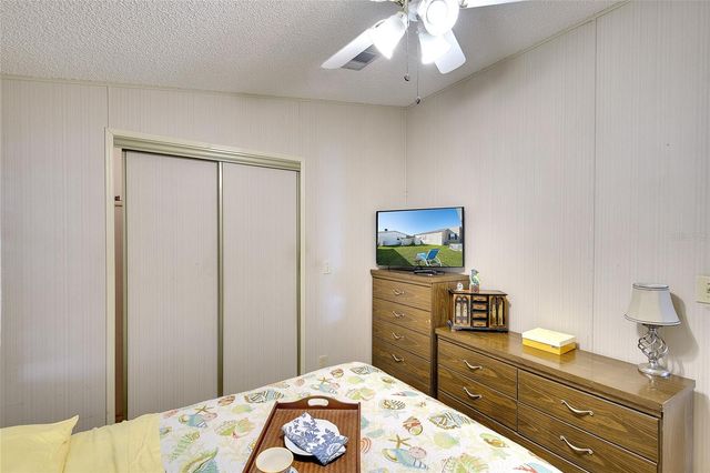 2062 CHAMPION STREET, Sarasota, FL 34231