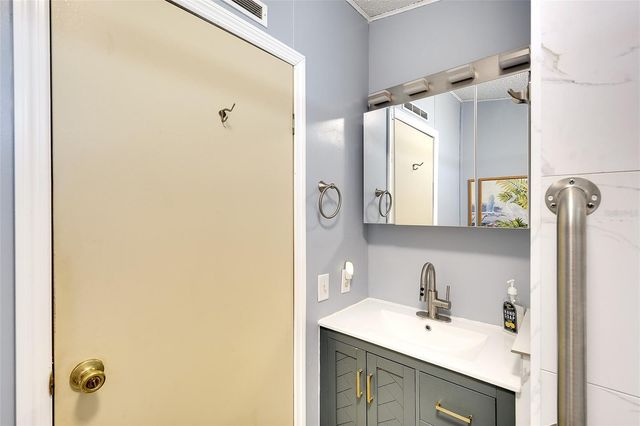 2062 CHAMPION STREET, Sarasota, FL 34231