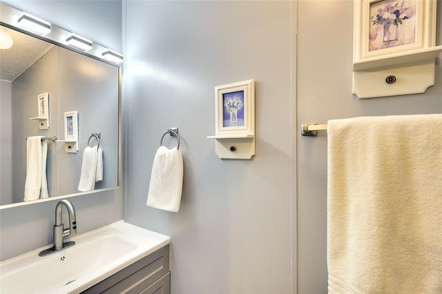 2062 CHAMPION STREET, Sarasota, FL 34231