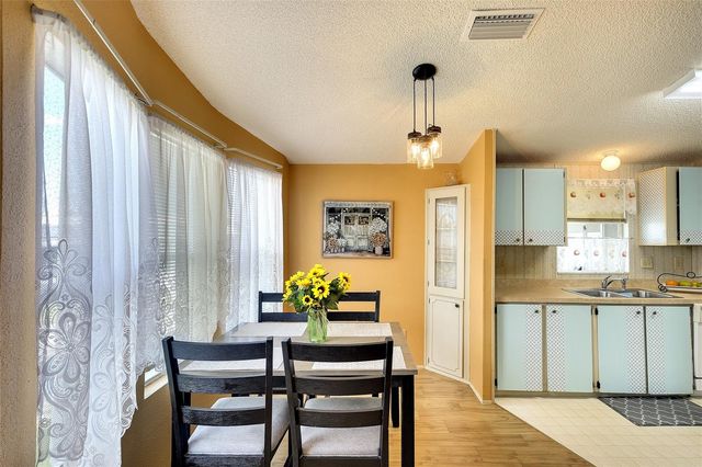 2062 CHAMPION STREET, Sarasota, FL 34231