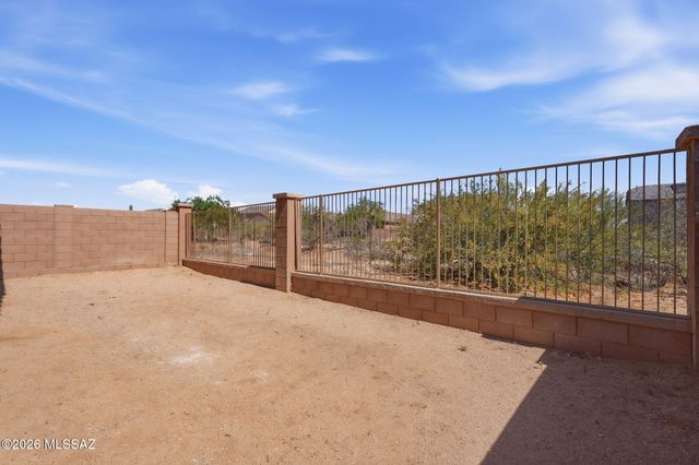 868 W Calle Las Varitas, Sahuarita, AZ 85629