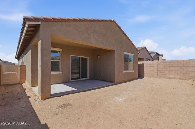 868 W Calle Las Varitas, Sahuarita, AZ 85629