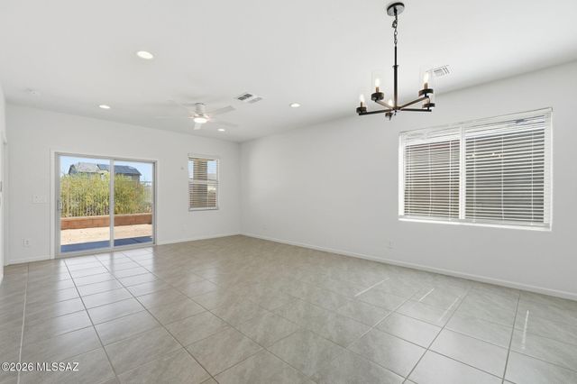 868 W Calle Las Varitas, Sahuarita, AZ 85629