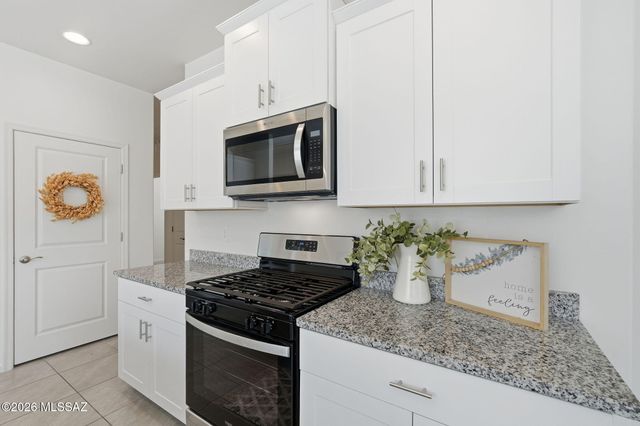 868 W Calle Las Varitas, Sahuarita, AZ 85629
