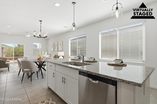 868 W Calle Las Varitas, Sahuarita, AZ 85629