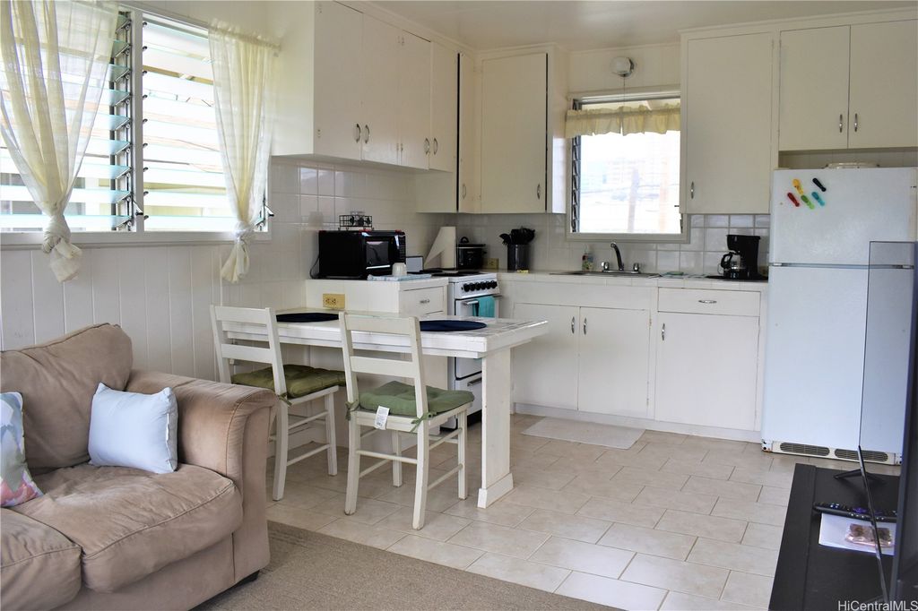 741 Hauoli Street, Honolulu, HI 96826