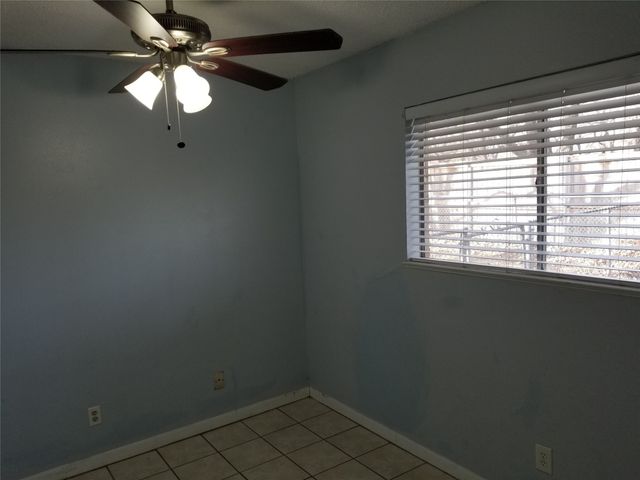 204 Woodlawn Drive, Keene, TX 76059