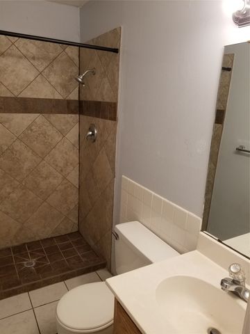 204 Woodlawn Drive, Keene, TX 76059