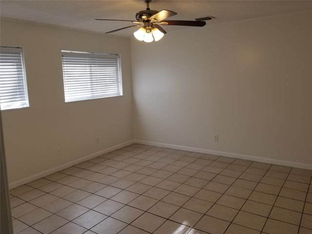 204 Woodlawn Drive, Keene, TX 76059