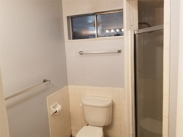 204 Woodlawn Drive, Keene, TX 76059