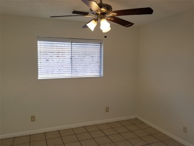 204 Woodlawn Drive, Keene, TX 76059