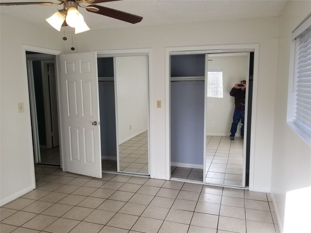 204 Woodlawn Drive, Keene, TX 76059
