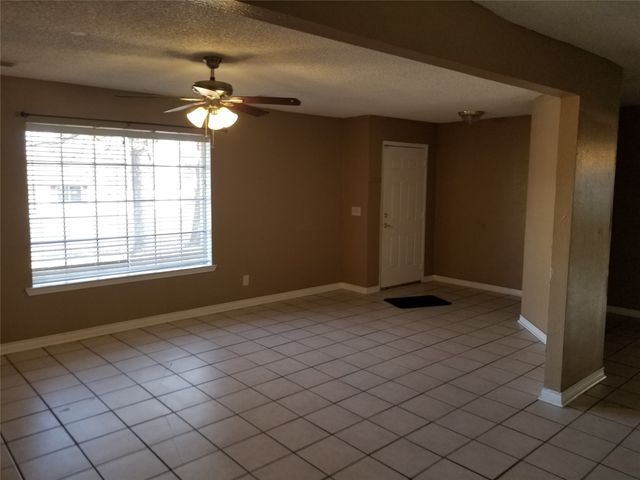 204 Woodlawn Drive, Keene, TX 76059
