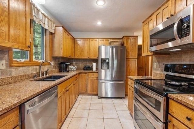 14 Massapoag Way, Dunstable, MA 01827