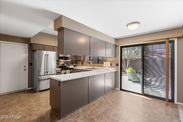 18416 N 46TH Place, Phoenix, AZ 85032