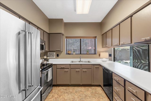 18416 N 46TH Place, Phoenix, AZ 85032