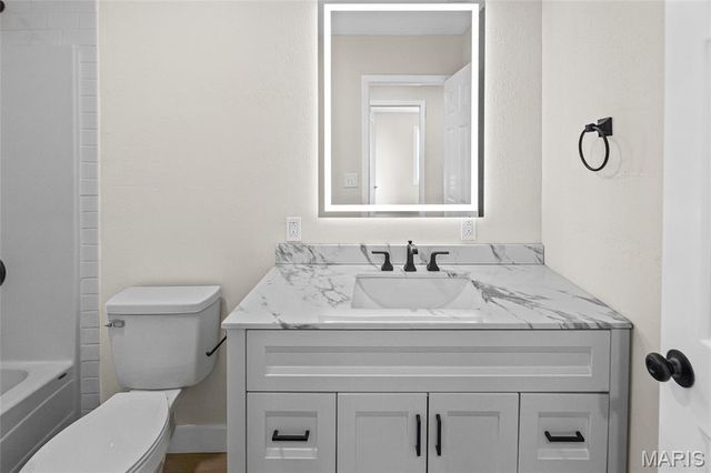 7 N Vine Street, Freeburg, IL 62243