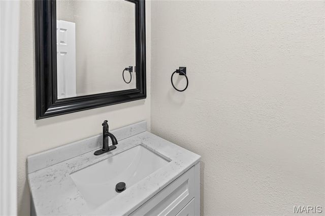 7 N Vine Street, Freeburg, IL 62243