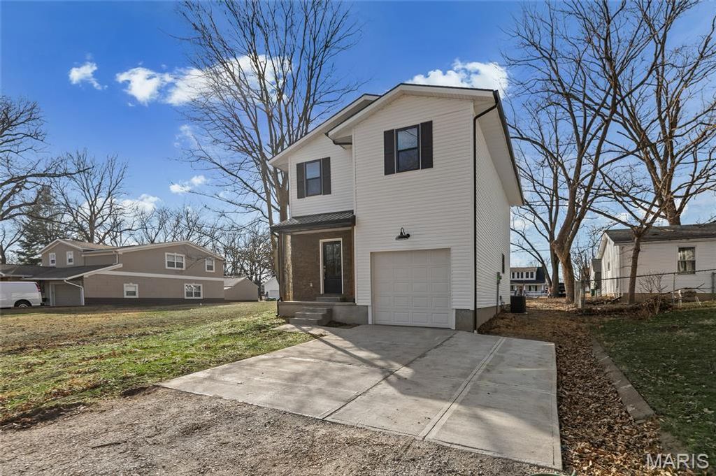 7 N Vine Street, Freeburg, IL 62243