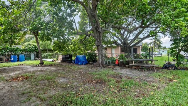 19710 SW 114th Place, Miami, FL 33157